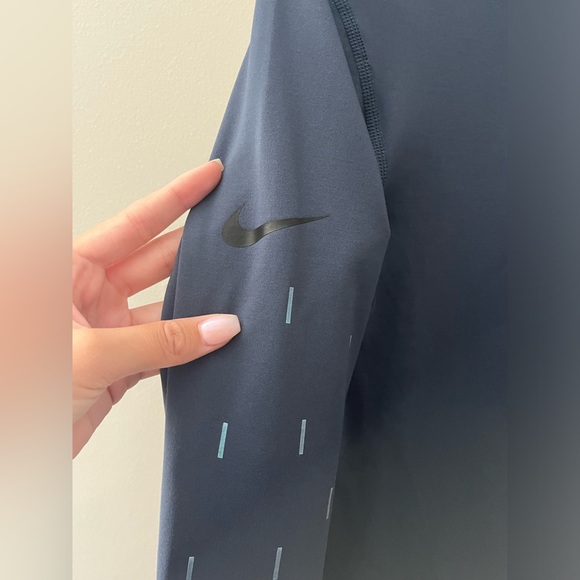 Nike Quarter Zip - Picture 4 of 6